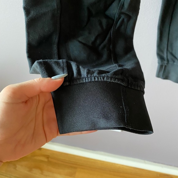 Lululemon Limited Edition Black Jogger 27’ - Picture 6 of 7